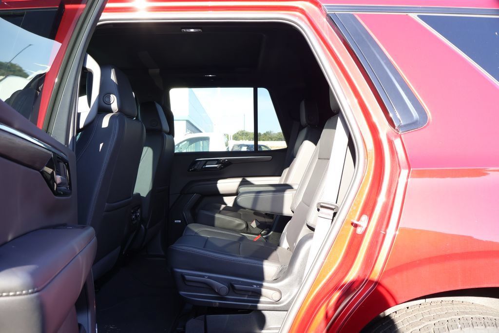 Used 2025 Chevrolet Tahoe Z71 w/ Z71 Off-Road Package AWD/4WD image 38
