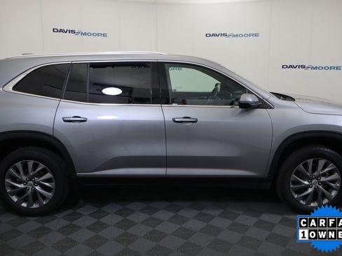 Used 2025 Buick Enclave Preferred FWD image 5