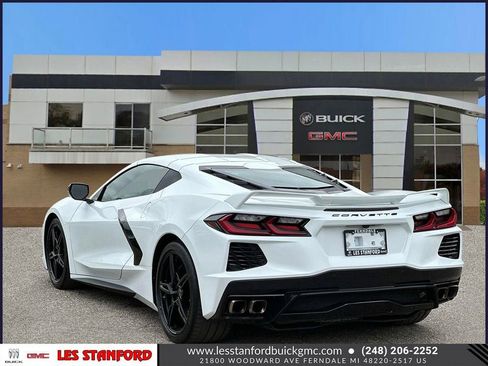Used 2021 Chevrolet Corvette Stingray Coupe w/ Z51 Performance Package RWD image 4