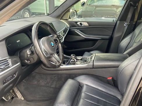Used 2021 BMW X7 xDrive40i w/ M Sport Package AWD/4WD image 6