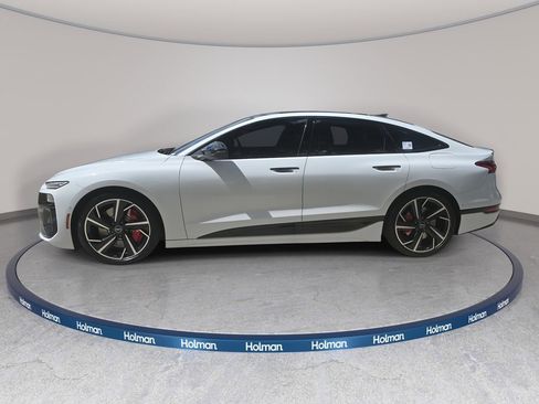 Used 2025 Audi S6 e-tron Prestige w/ 21" Black Optic Package AWD/4WD image 9