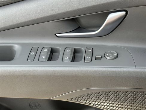 Used 2023 Hyundai Elantra SEL w/ Convenience Package image 23