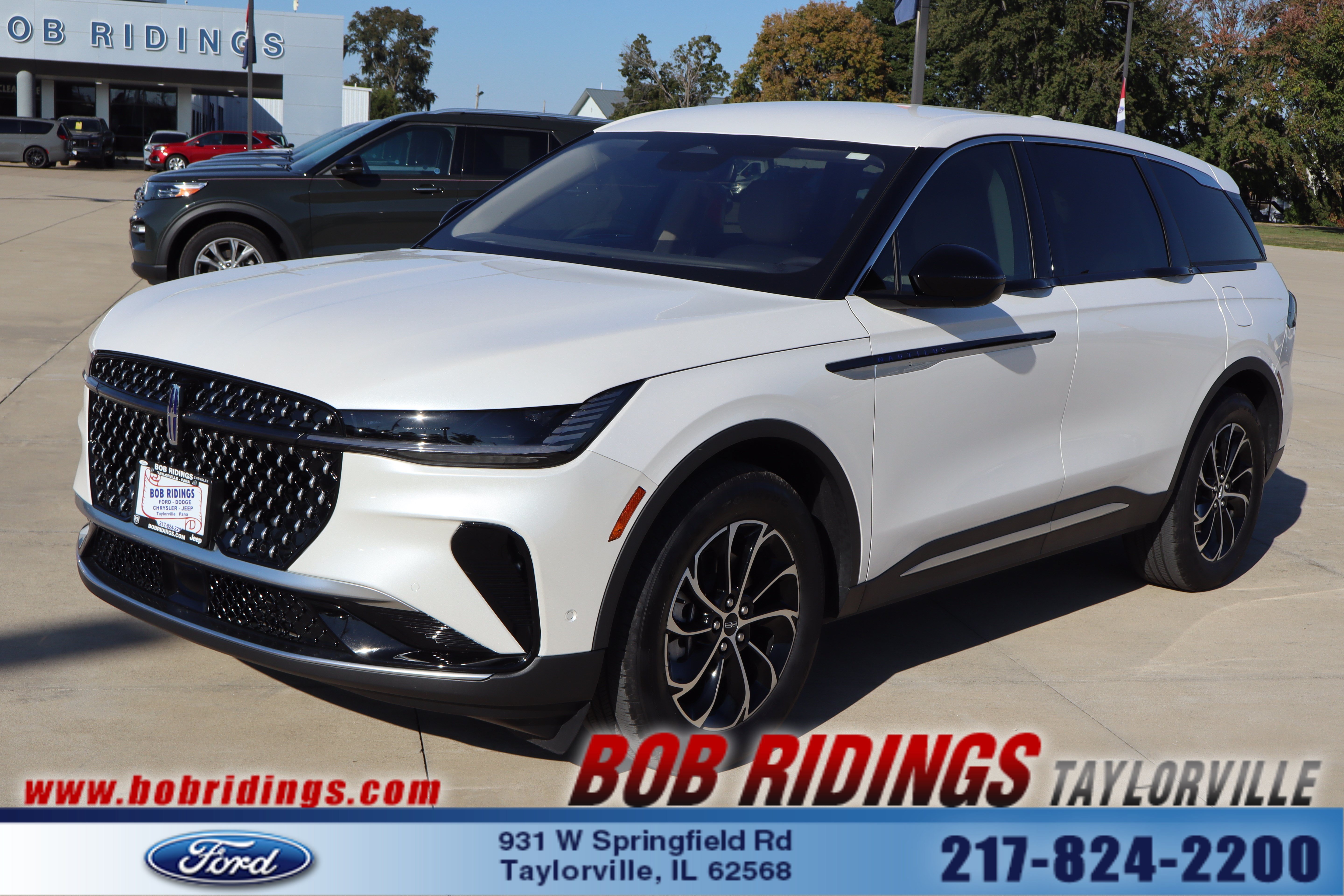 Used 2024 Lincoln Nautilus Premier AWD/4WD image 1