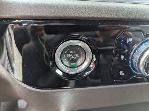 Certified 2023 GMC Sierra 1500 SLT w/ SLT Convenience Package image 23