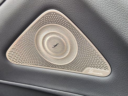 Used 2022 Mercedes-Benz S 500 4MATIC w/ AMG Line Package image 20