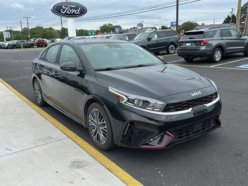 Used 2023 Kia Forte GT-Line w/ GT-Line Premium Package FWD image 3