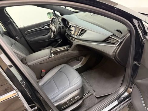 Used 2023 Buick Enclave Essence AWD/4WD image 36
