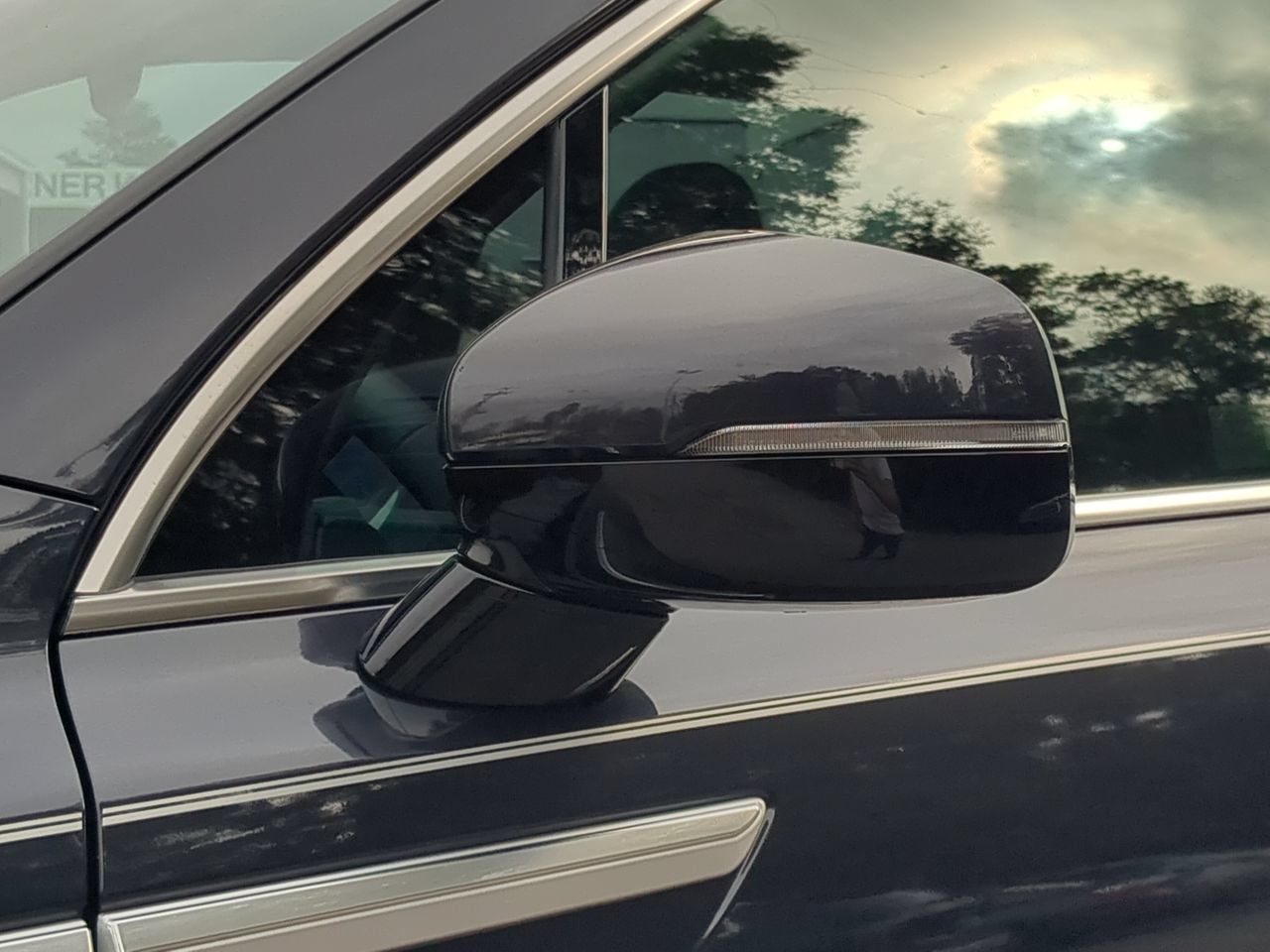 Used 2025 Kia Sorento S w/ Panoramic Sunroof Package FWD image 12