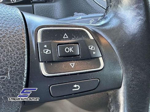 Used 2018 Volkswagen Tiguan Limited w/ Premium Package image 19