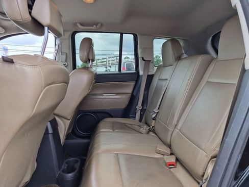 Used 2014 Jeep Compass Latitude FWD image 33