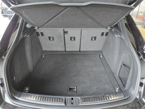 Used 2025 Porsche Macan image 18