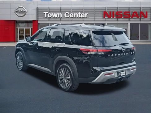 Certified 2025 Nissan Pathfinder SL w/ SL Premium Package FWD image 5