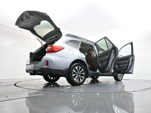 Used 2015 Subaru Outback 2.5i Limited image 40