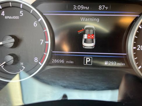 Used 2025 Nissan Sentra SV FWD image 5