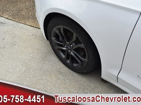 Used 2018 Ford Fusion SE w/ Equipment Group 601A FWD image 15
