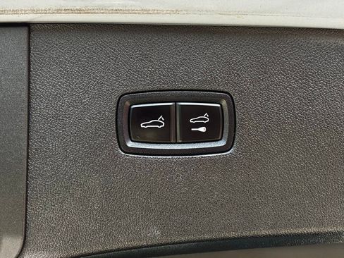 Used 2024 Porsche Cayenne Coupe image 33