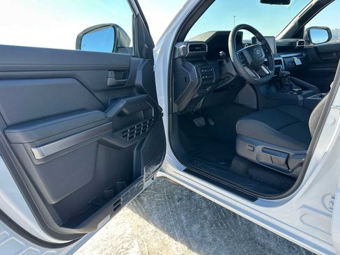 Used 2026 Toyota 4Runner SR5 image 21