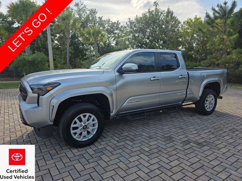 Certified 2025 Toyota Tacoma SR5 image 3