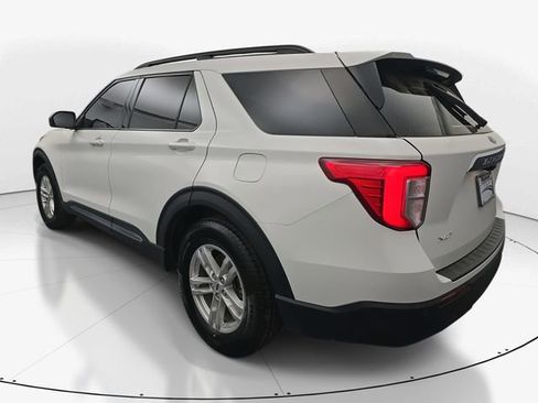 Used 2021 Ford Explorer XLT RWD image 8