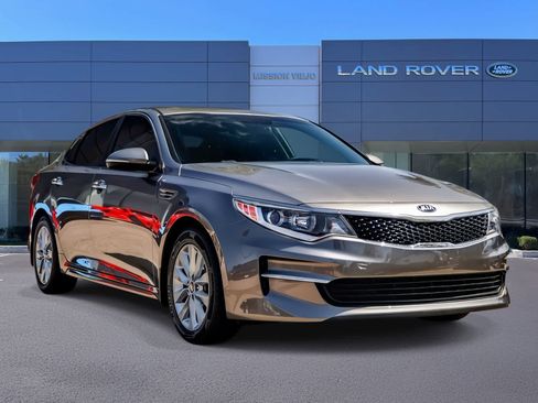 Used 2018 Kia Optima LX w/ 17" Alloy Wheels Package FWD image 3
