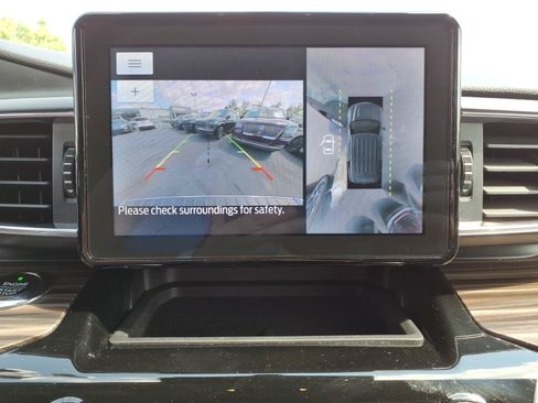 Used 2021 Ford Explorer Limited w/ Equipment Group 301A AWD/4WD image 21