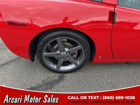 Used 2005 Chevrolet Corvette Coupe w/ Preferred Equipment Group RWD image 17