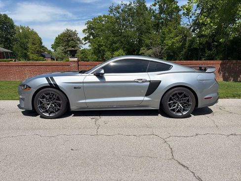 Used 2021 Ford Mustang GT Premium w/ GT Performance Package RWD image 2