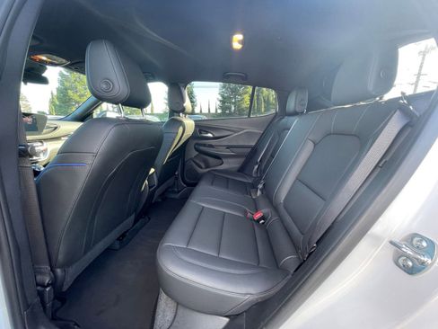 Used 2025 Buick Envista Sport Touring image 21