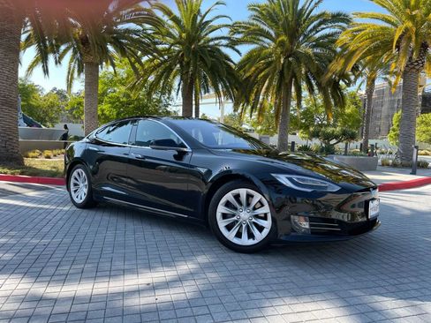Used 2017 Tesla Model S 75 image 2