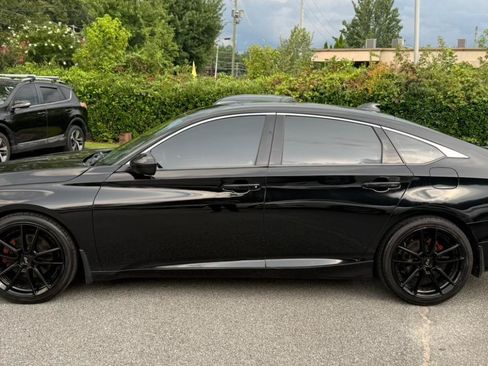 Used 2018 Honda Accord Sport image 5