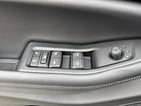 Used 2023 Jeep Grand Cherokee L Laredo image 15