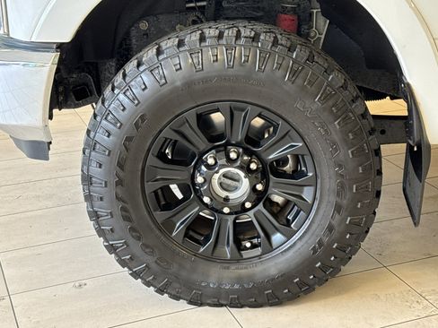 Certified 2021 Ford F350 Lariat w/ Tremor Off-Road Package image 25