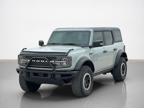 Used 2022 Ford Bronco Badlands image 3