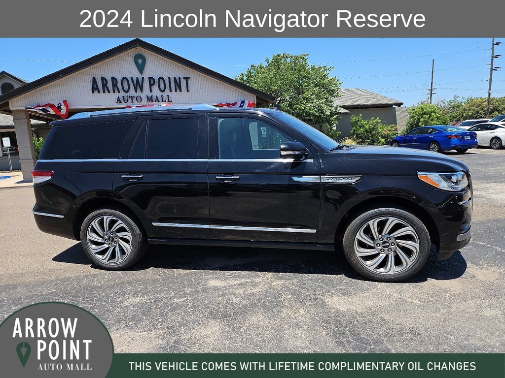 Used 2024 Lincoln Navigator Reserve AWD/4WD image 13