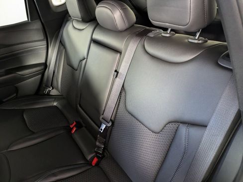 New 2026 Jeep Compass Latitude image 15