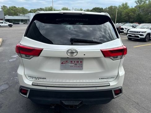 Used 2018 Toyota Highlander Limited Platinum AWD/4WD image 12