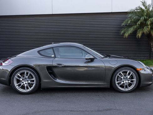 Certified 2016 Porsche Cayman image 9