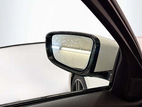 Used 2021 BMW 330i xDrive Sedan w/ M Sport Package image 16