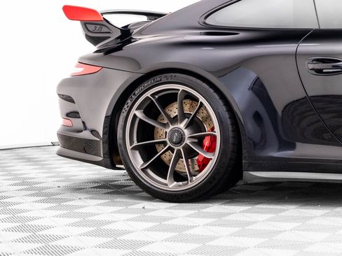 Used 2014 Porsche 911 GT3 w/ Carbon Interior Package RWD image 29