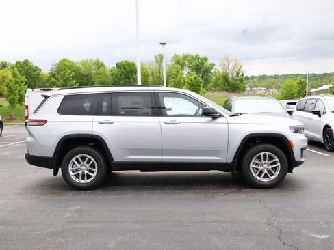 New 2025 Jeep Grand Cherokee L Laredo w/ Luxury Tech Group I AWD/4WD image 4