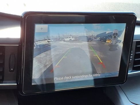 Used 2022 Ford Explorer XLT w/ Equipment Group 202A image 22