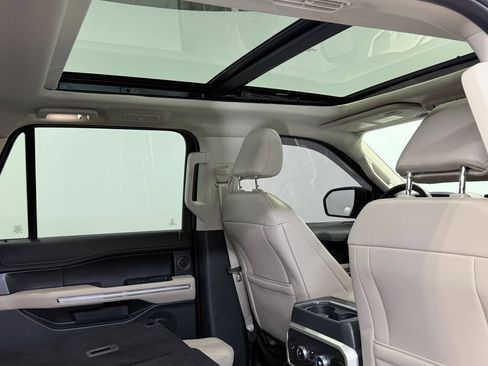 Used 2022 Ford Expedition Max Limited image 7