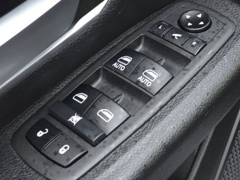 Used 2021 RAM 1500 Big Horn image 25