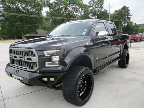 Used 2017 Ford F150 XLT w/ Equipment Group 302A Luxury AWD/4WD image 32