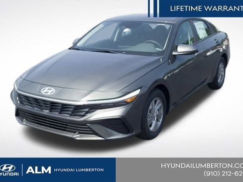 New 2026 Hyundai Elantra SE FWD image 1