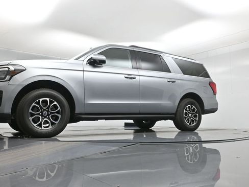 Certified 2024 Ford Expedition Max XLT image 8