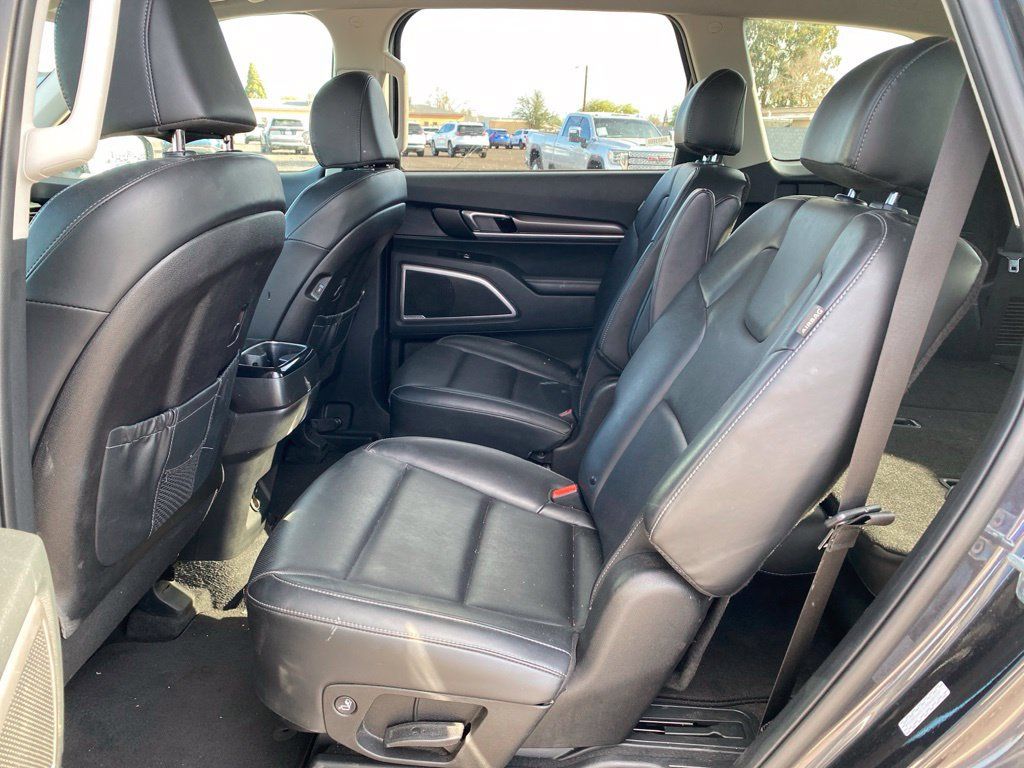 Used 2025 Kia Telluride S FWD image 8