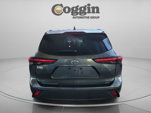 Certified 2023 Toyota Highlander XLE image 4
