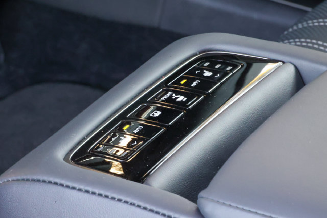 Used 2021 Lexus LS 500 AWD w/ Interior Upgrade Package image 38