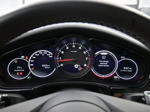 Used 2022 Porsche Panamera image 7